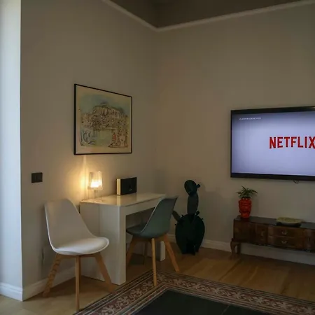 Awa Umberto I アパート