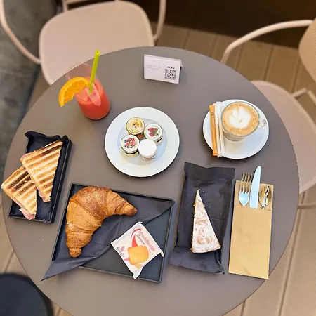 Awa Umberto I 公寓 切法卢